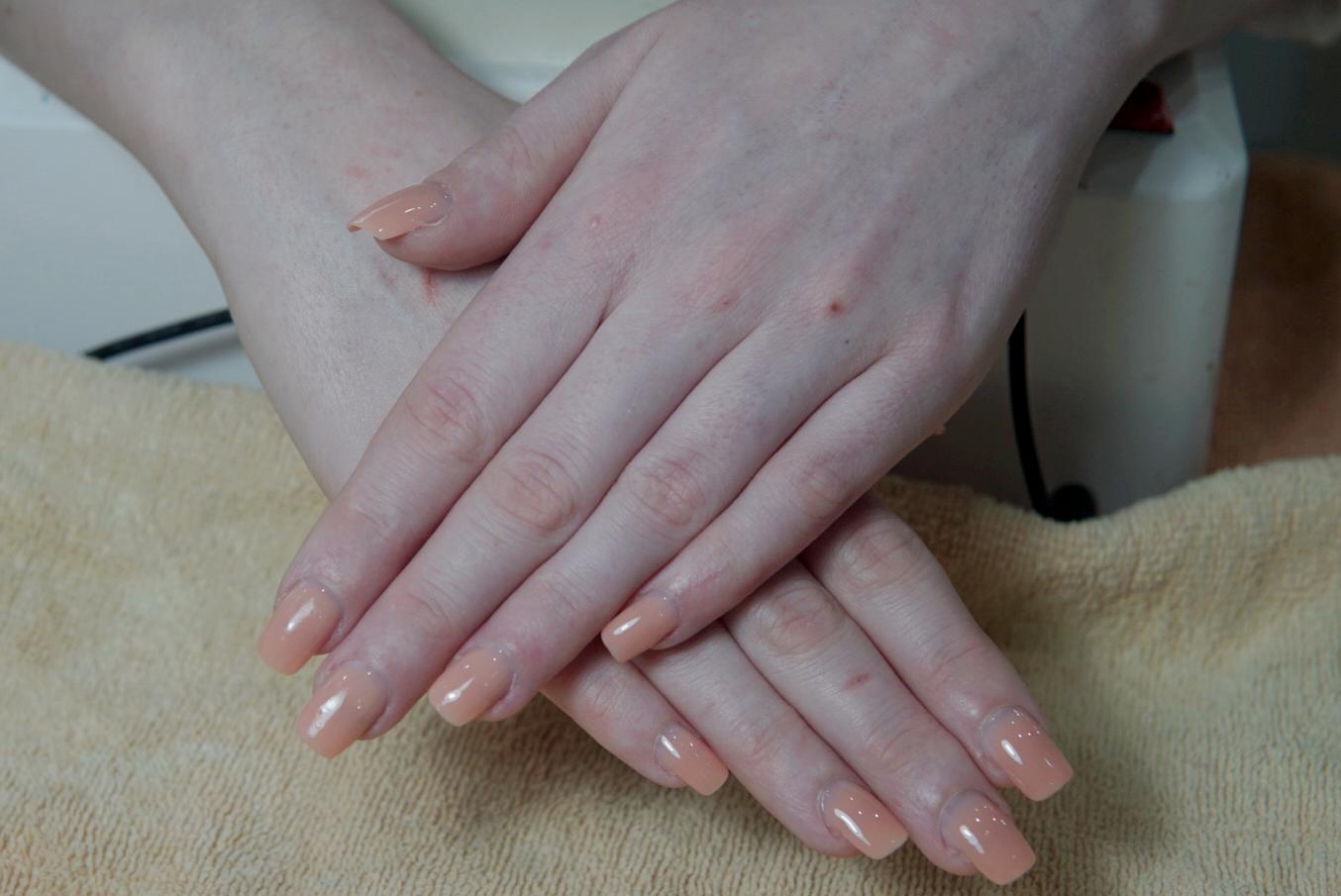 Manicure and pedicure nail salon near BTS Nana in Sukhumvit Bangkok